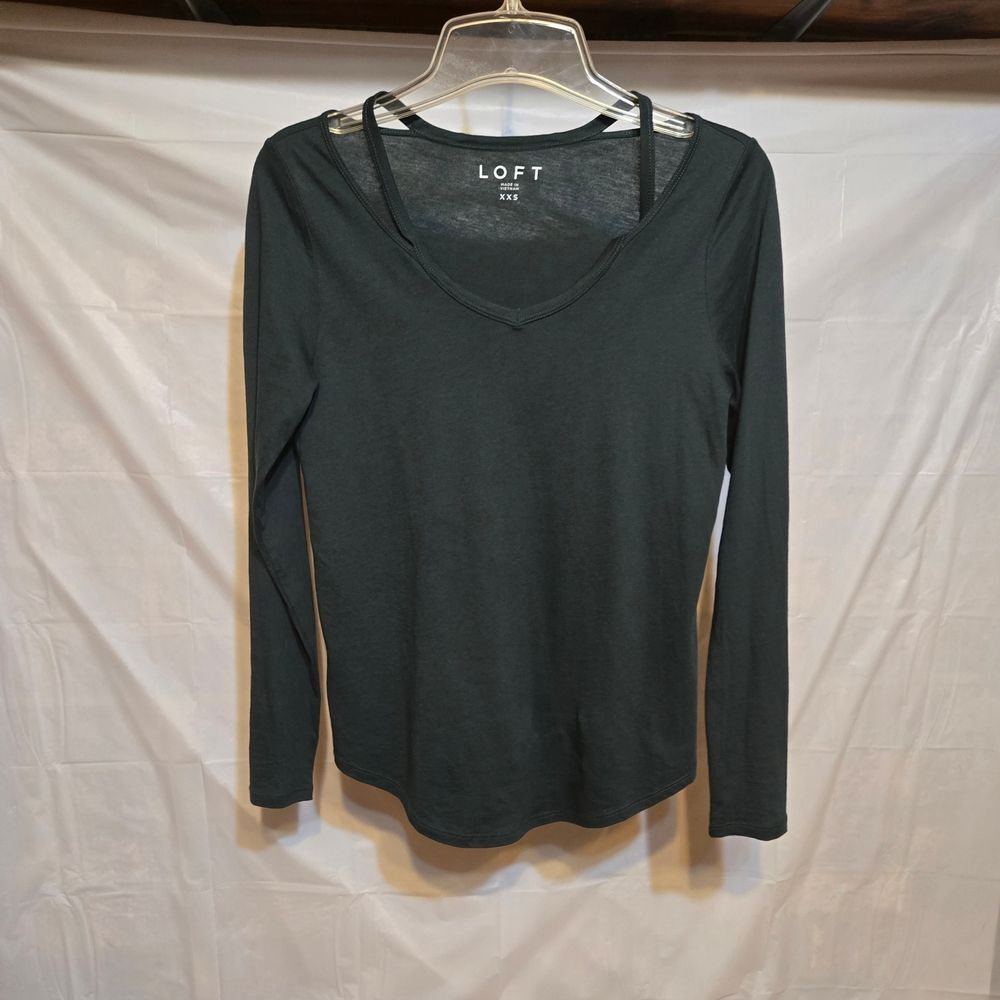 LOFT Deep Green Long Sleeve V-Neck Tee